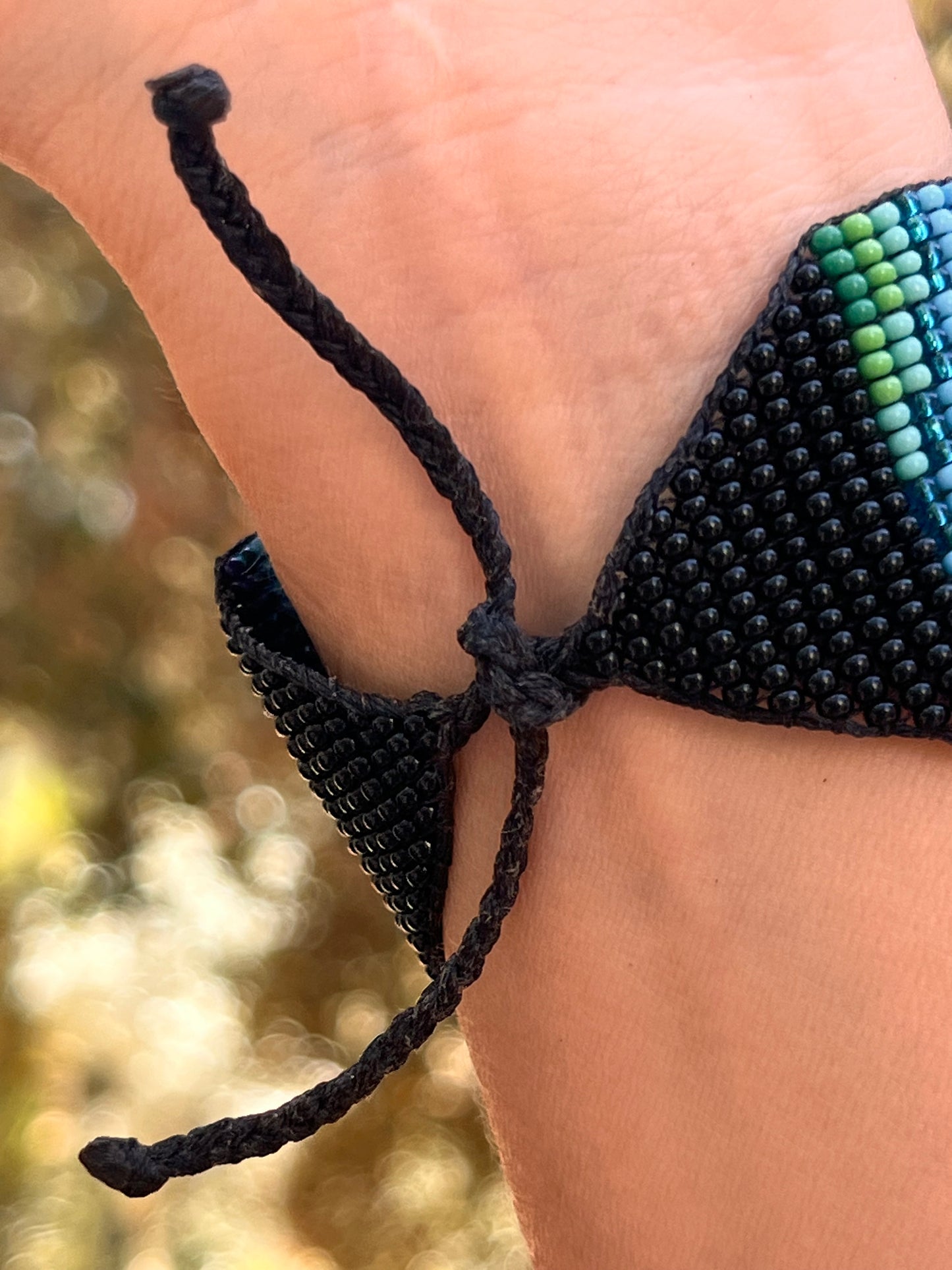 Pulsera azul-negra Mujer Araña (Yanacona)
