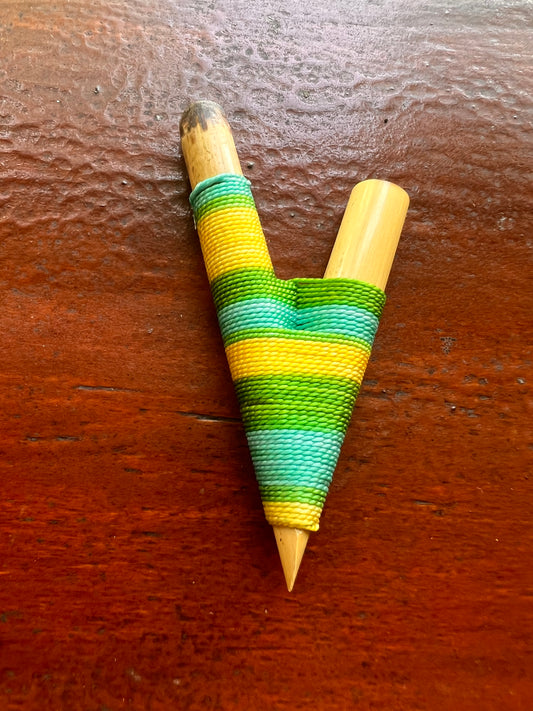 Kuripe de bambú verde-amarillo