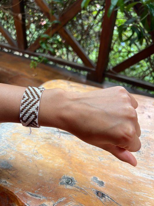 Elegant earth-sky bracelet