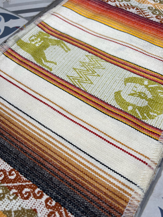 White table cloth with multicolored patterns 25 x 160 cm