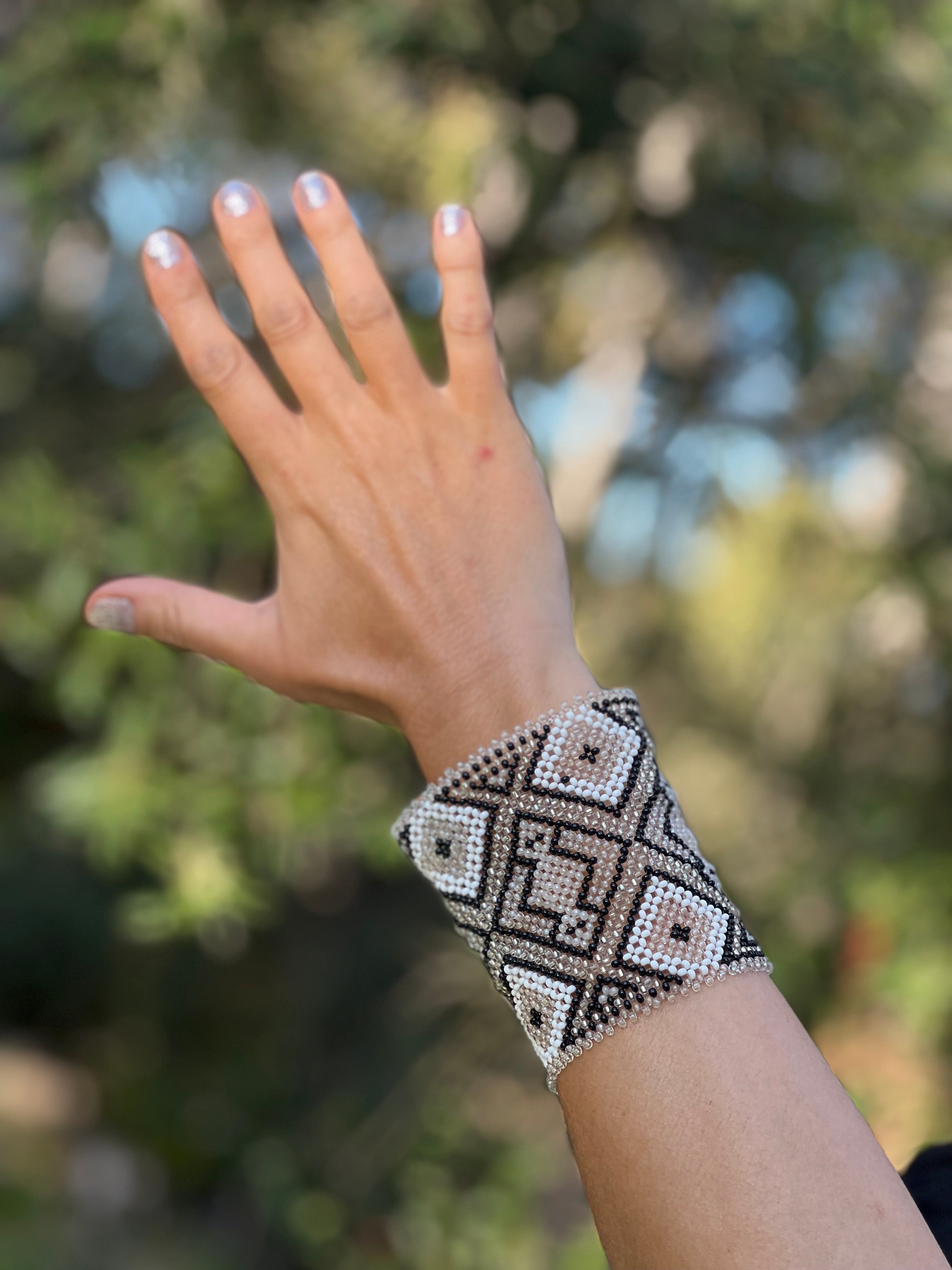 Yawanawá Wristband offers Pair – Large