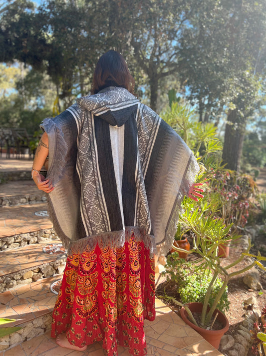 Poncho de invierno gris