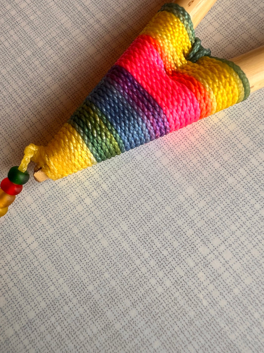 Regenbogenfarbenes Bambus-Kuripe