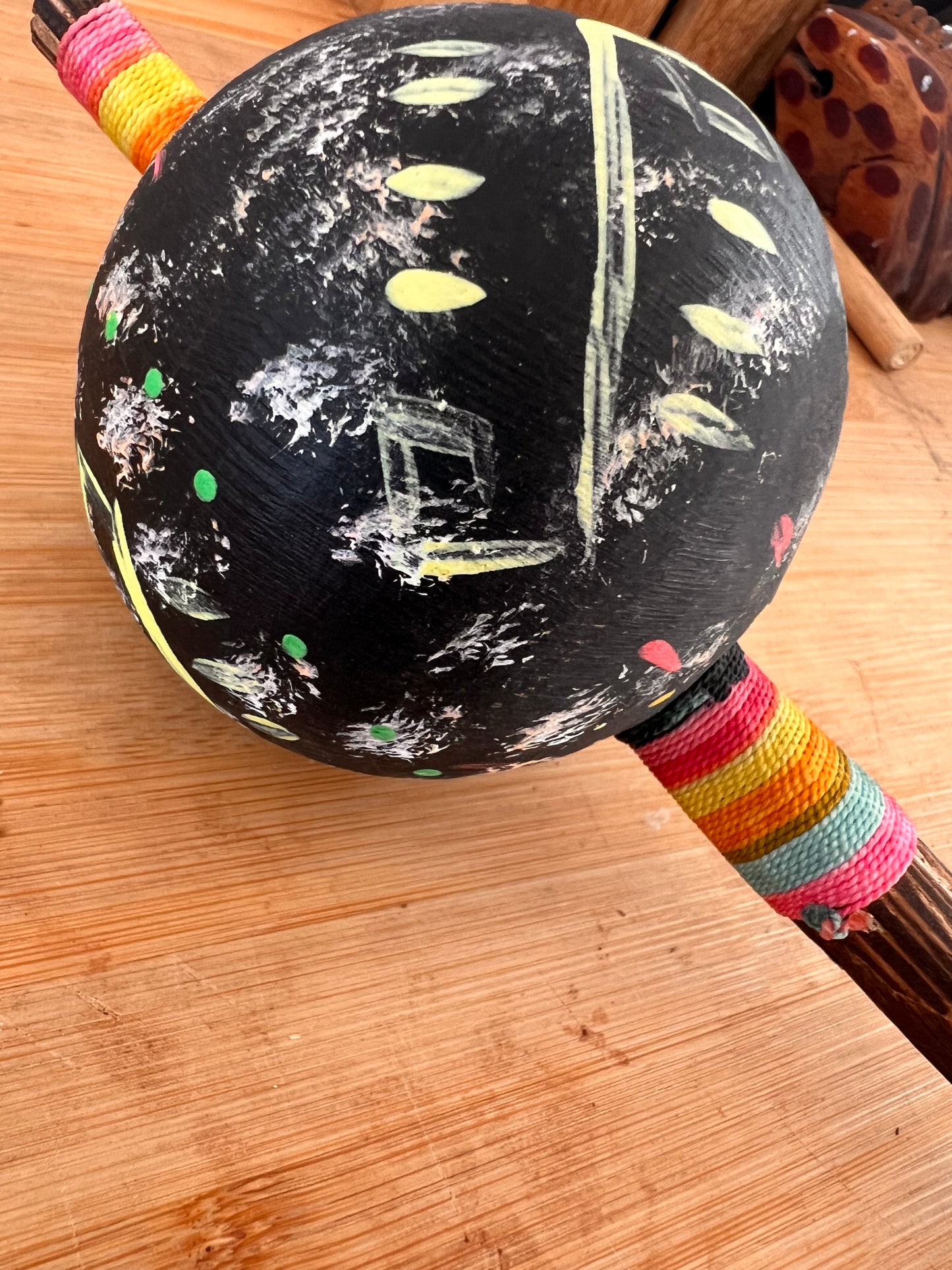 Dschungelrassel bunt