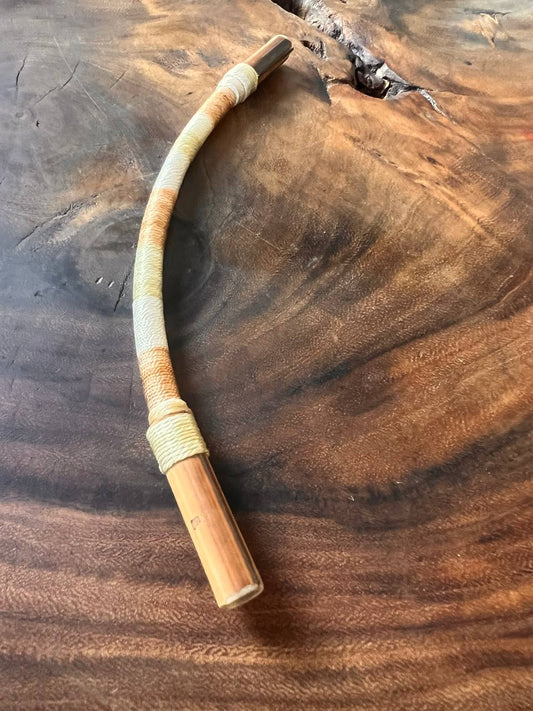 Regenbogenfarbener biegsamer Bambus-Tepi