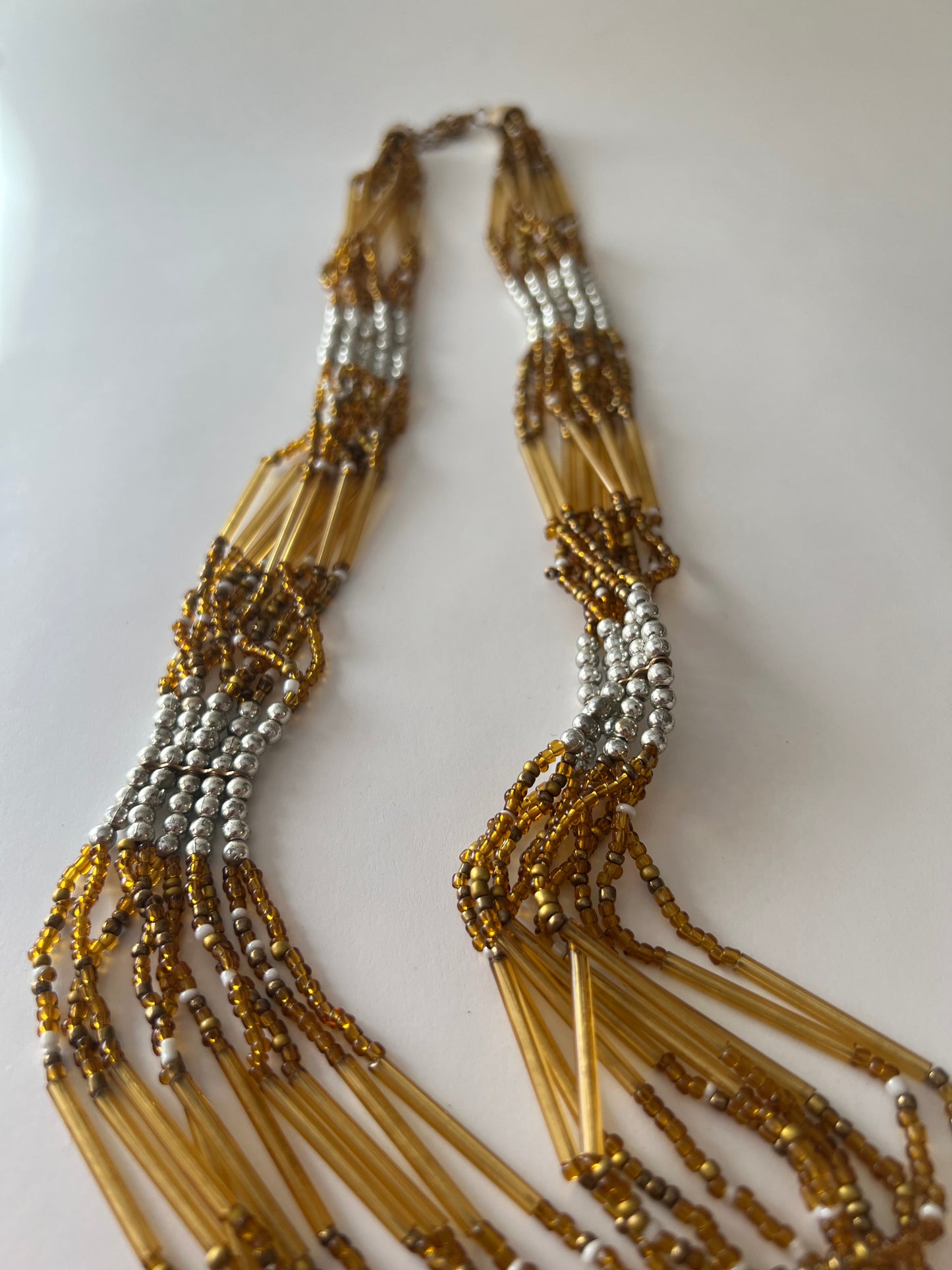 Collar largo marrón claro