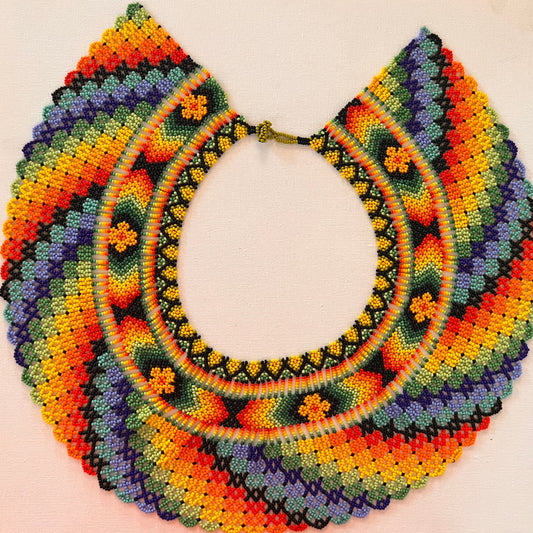 Large round colourful necklace - Yanacona