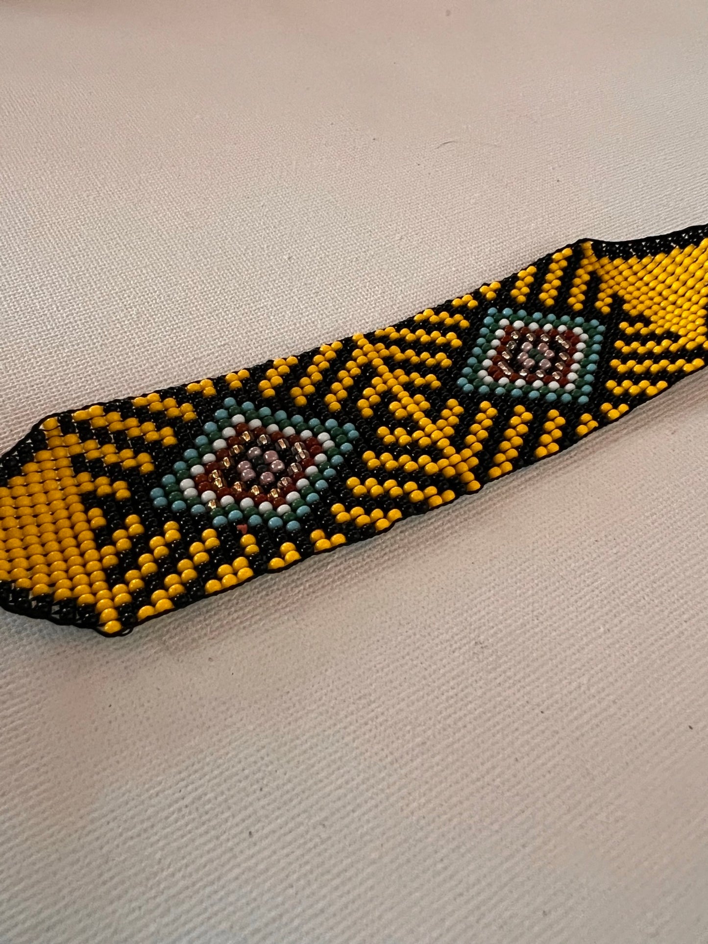 Yellow-black bracelet Yanacona 3 cm x 13 cm