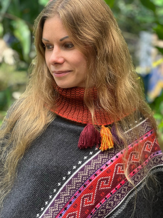 Grey spring/autumn poncho with patterns