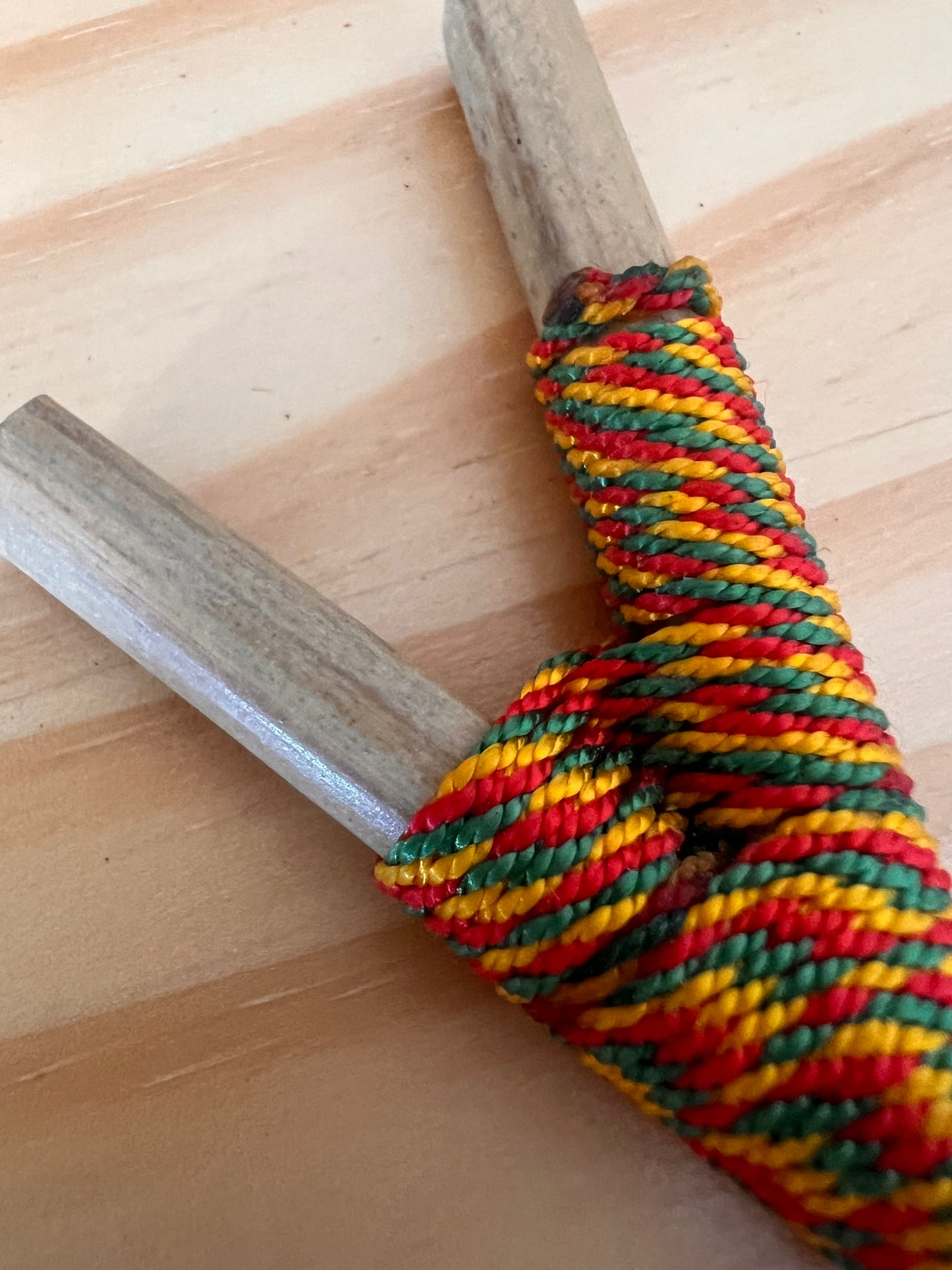 Schlankes Bambus-Kuripe mit Schlangenaufnäher – Inga