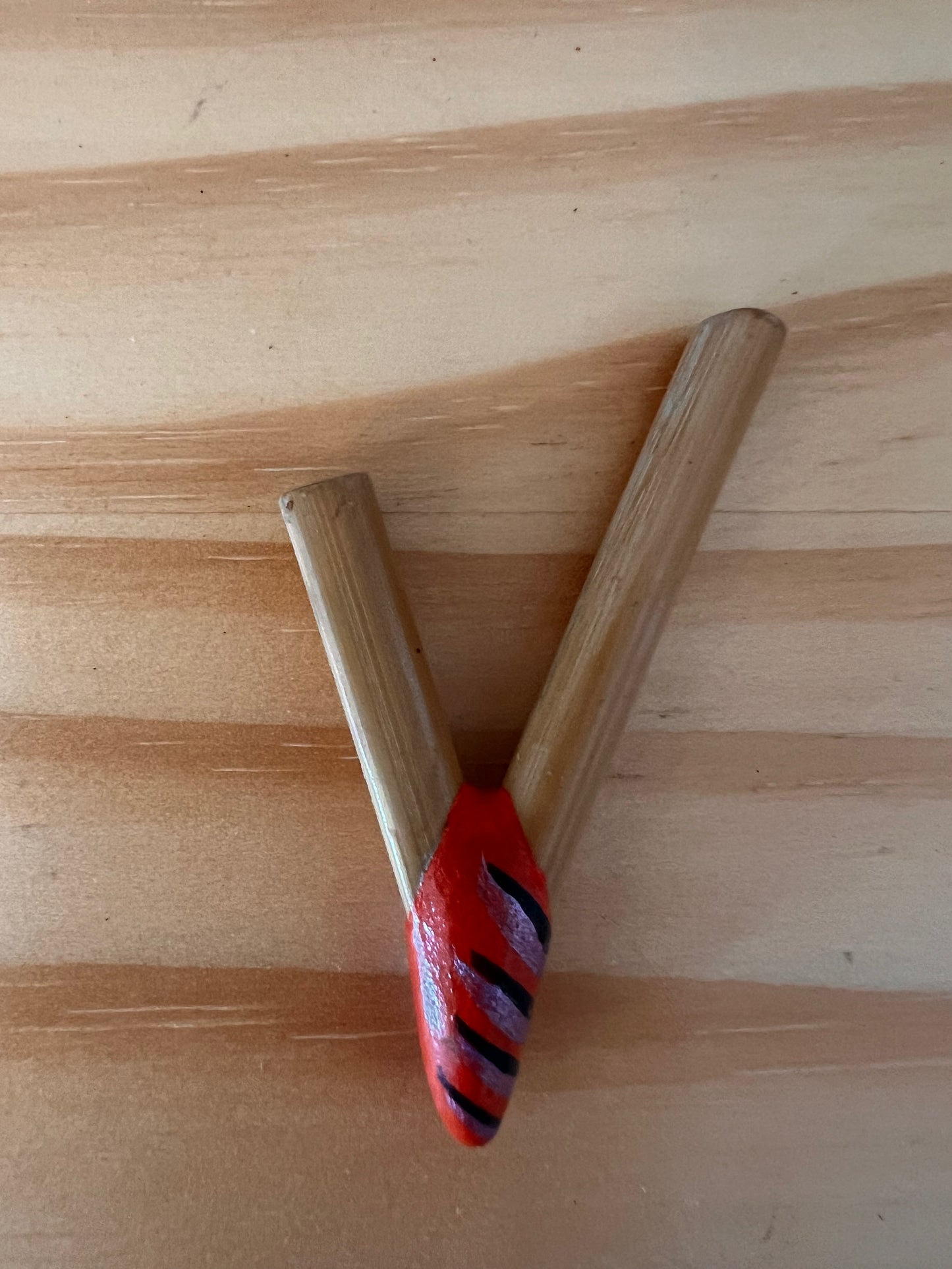 Slim Bamboo Kuripe with red stripes patch