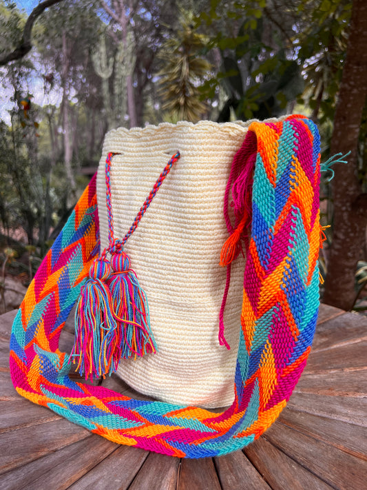 White Wayuu bag