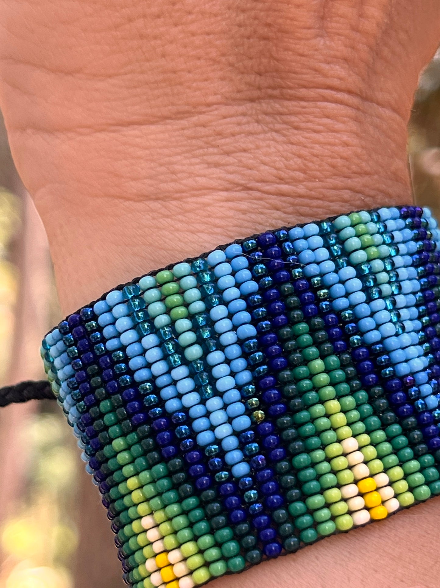 Blue-green bracelet Mujer Araña (Yanacona)