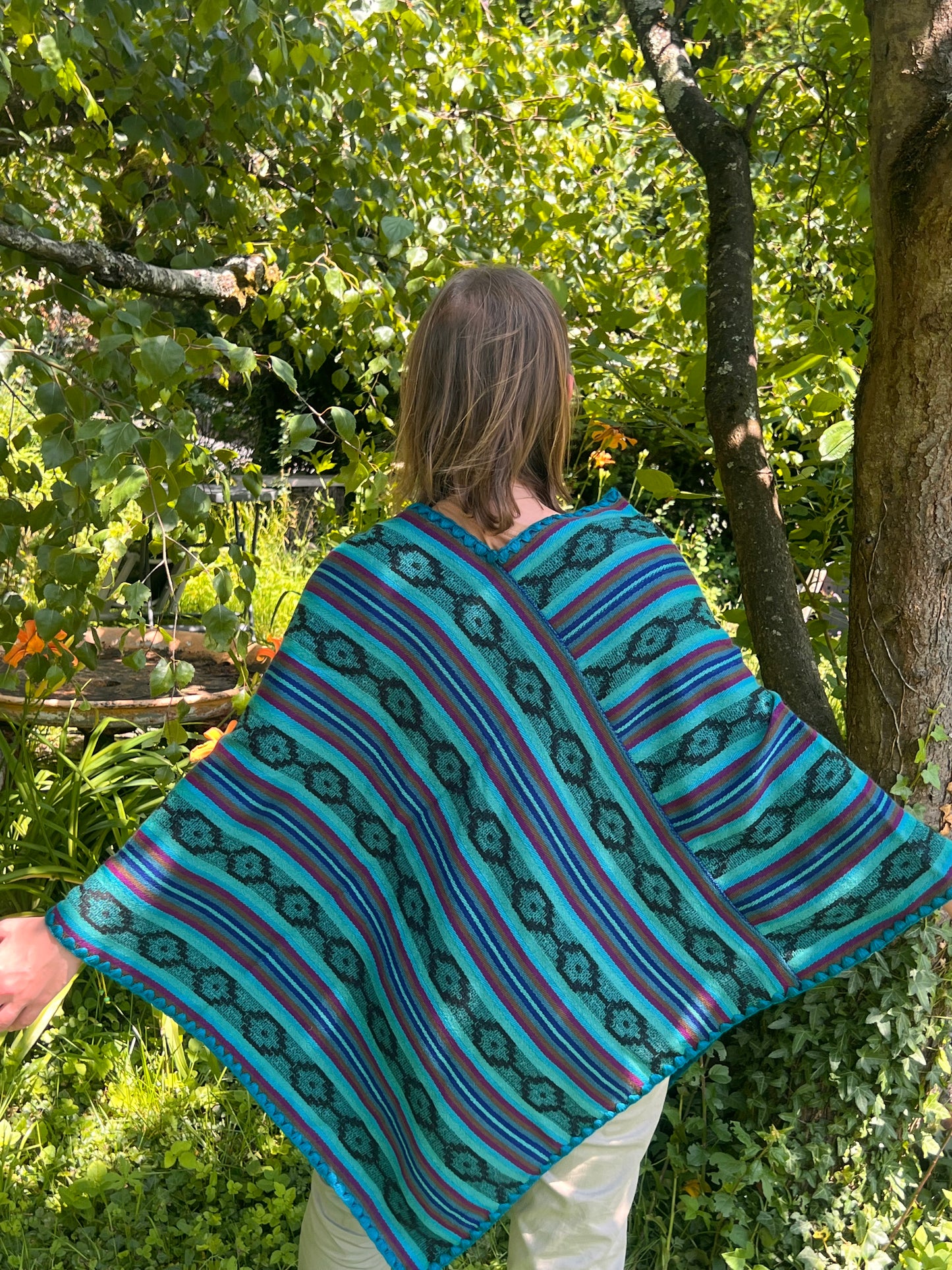 Hermoso poncho multicolor