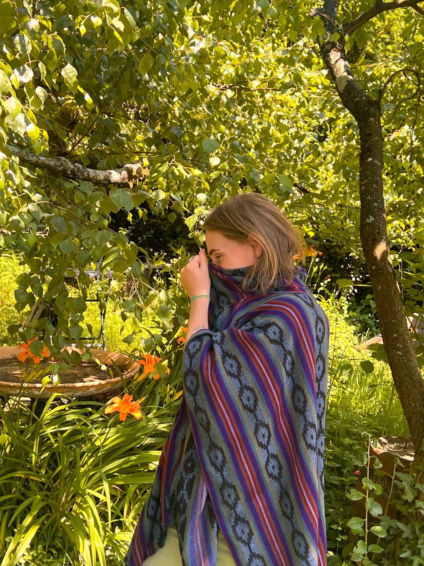 Hermoso poncho multicolor