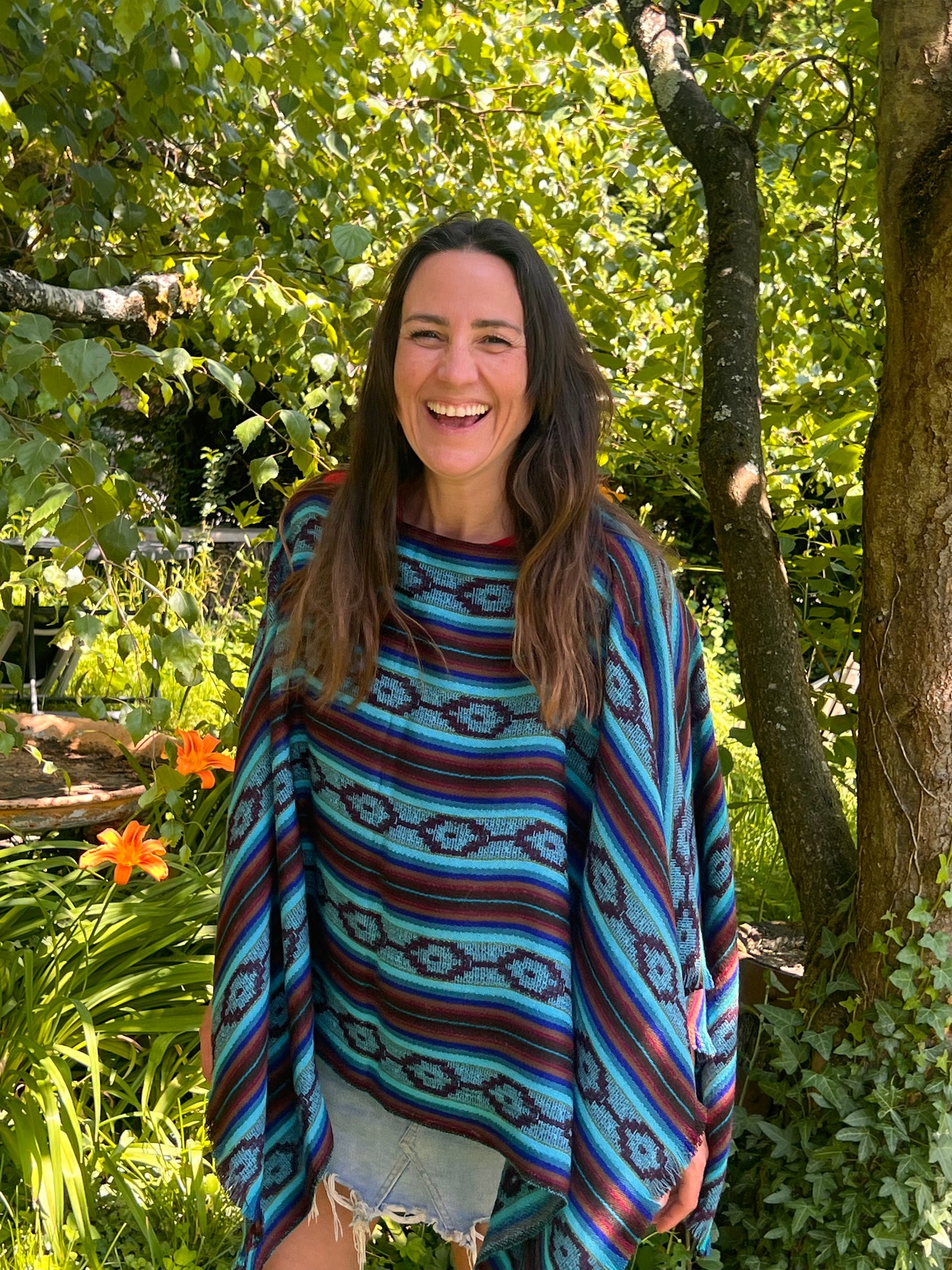 Hermoso poncho multicolor