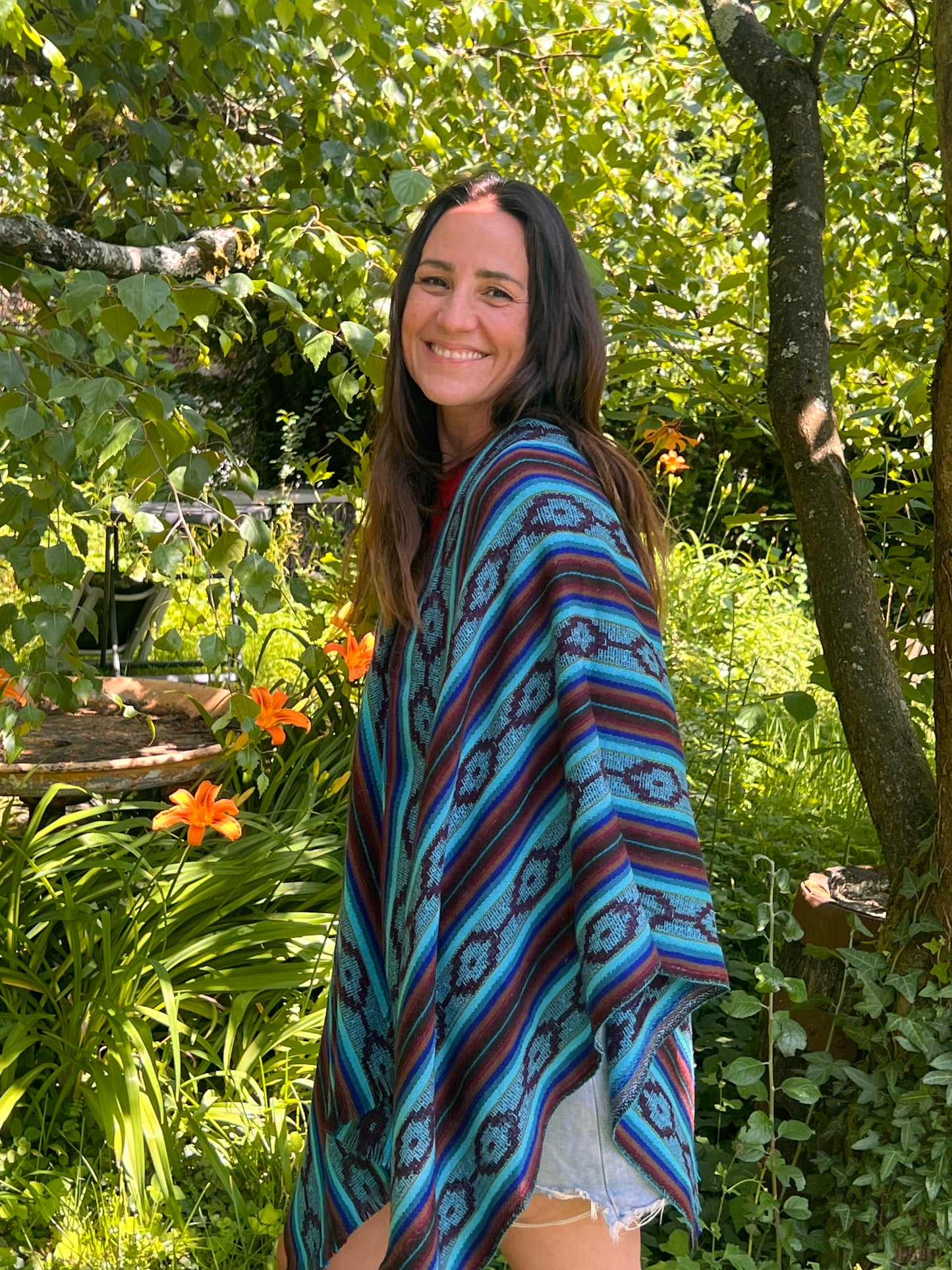 Hermoso poncho multicolor