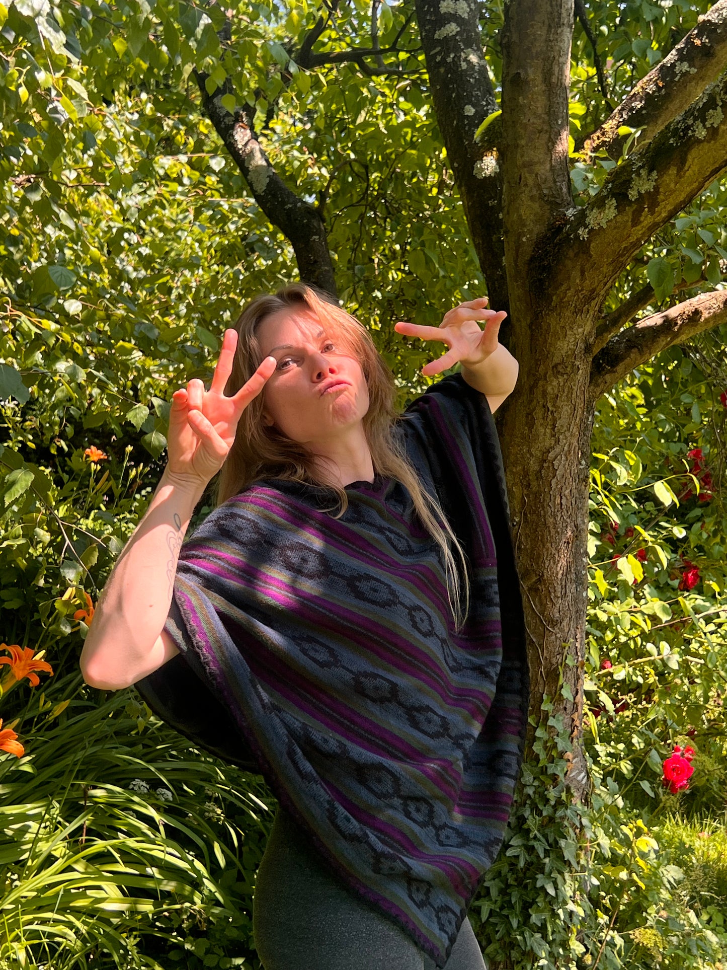 Hermoso poncho multicolor