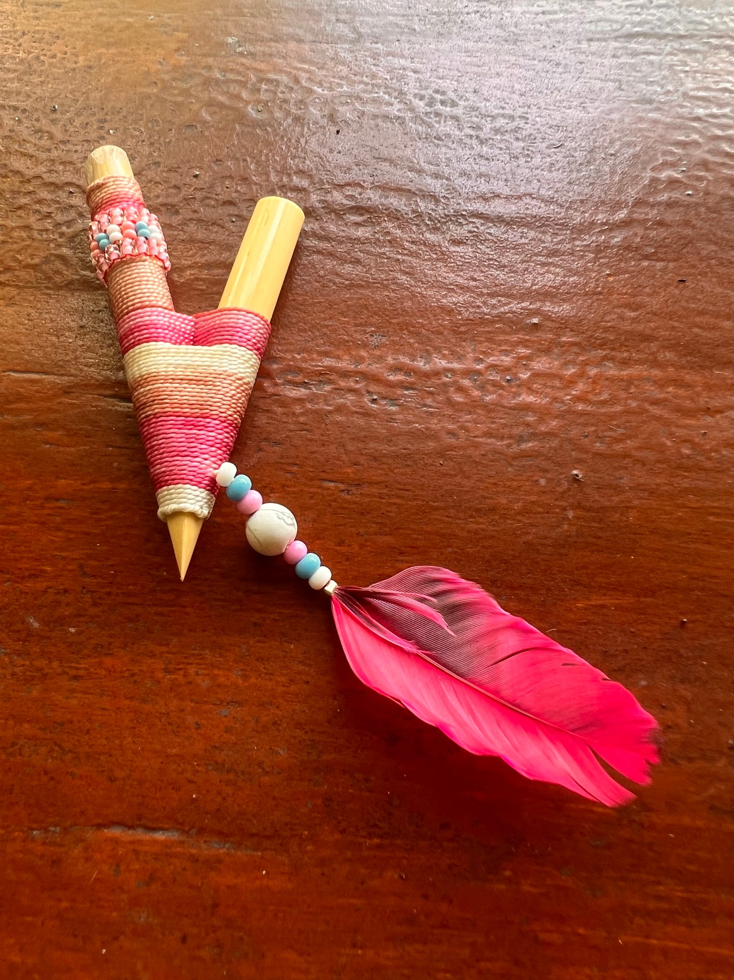 Rose-white Bamboo Kuripe with feather and pearls