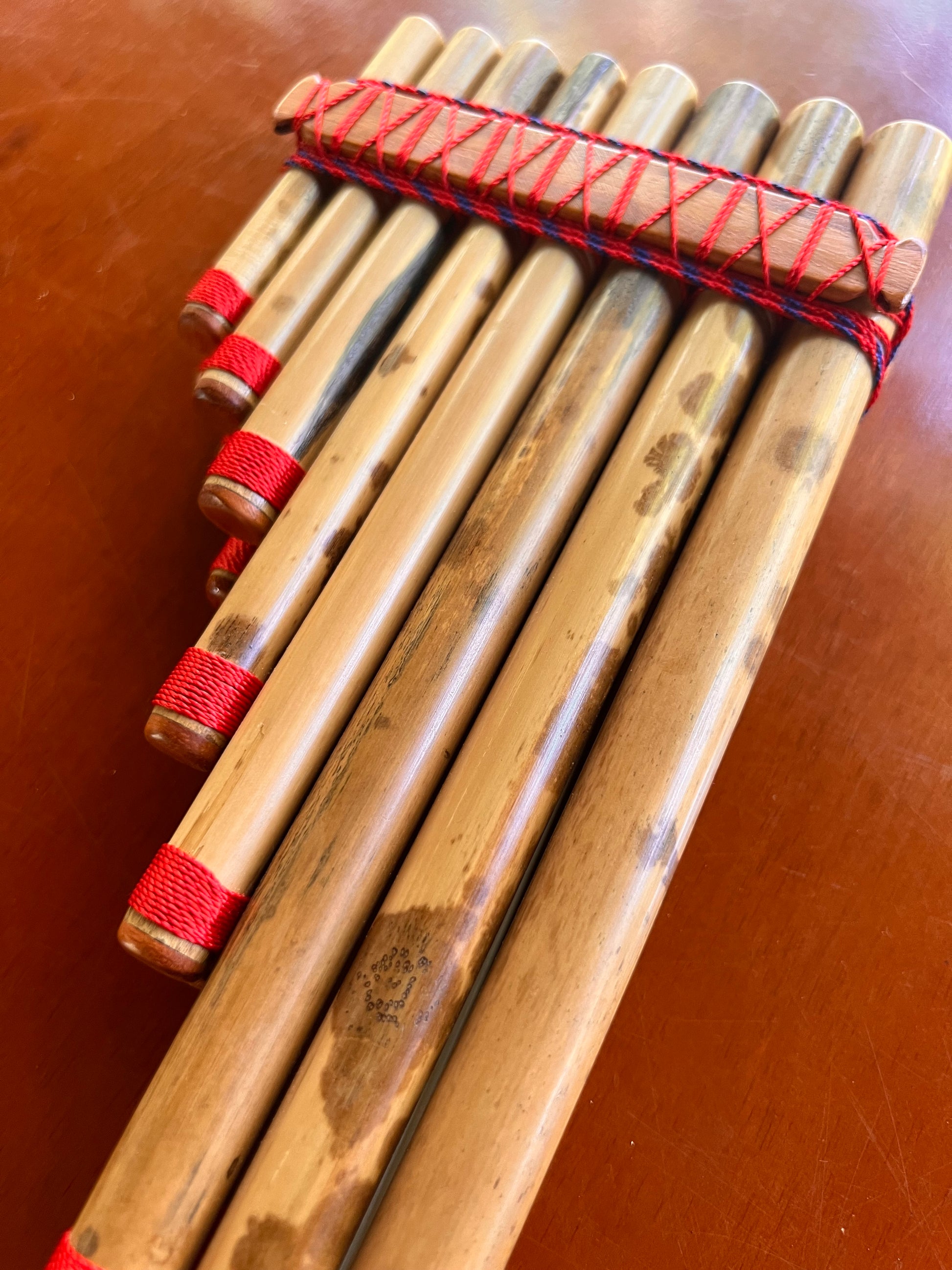 Zampoña siku - red with Tunda wood from Sibundoy