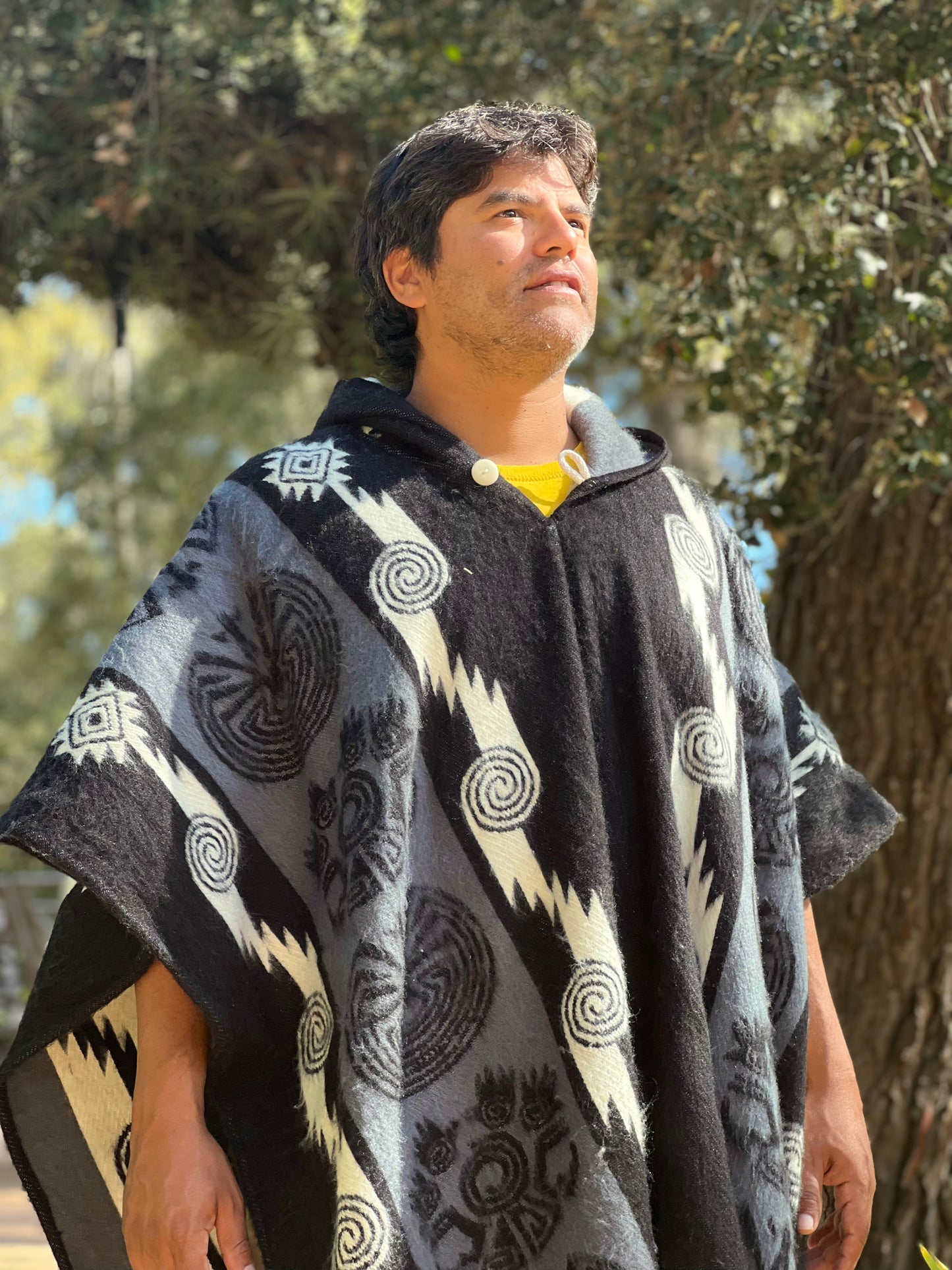 Long black winter poncho with grey patterns