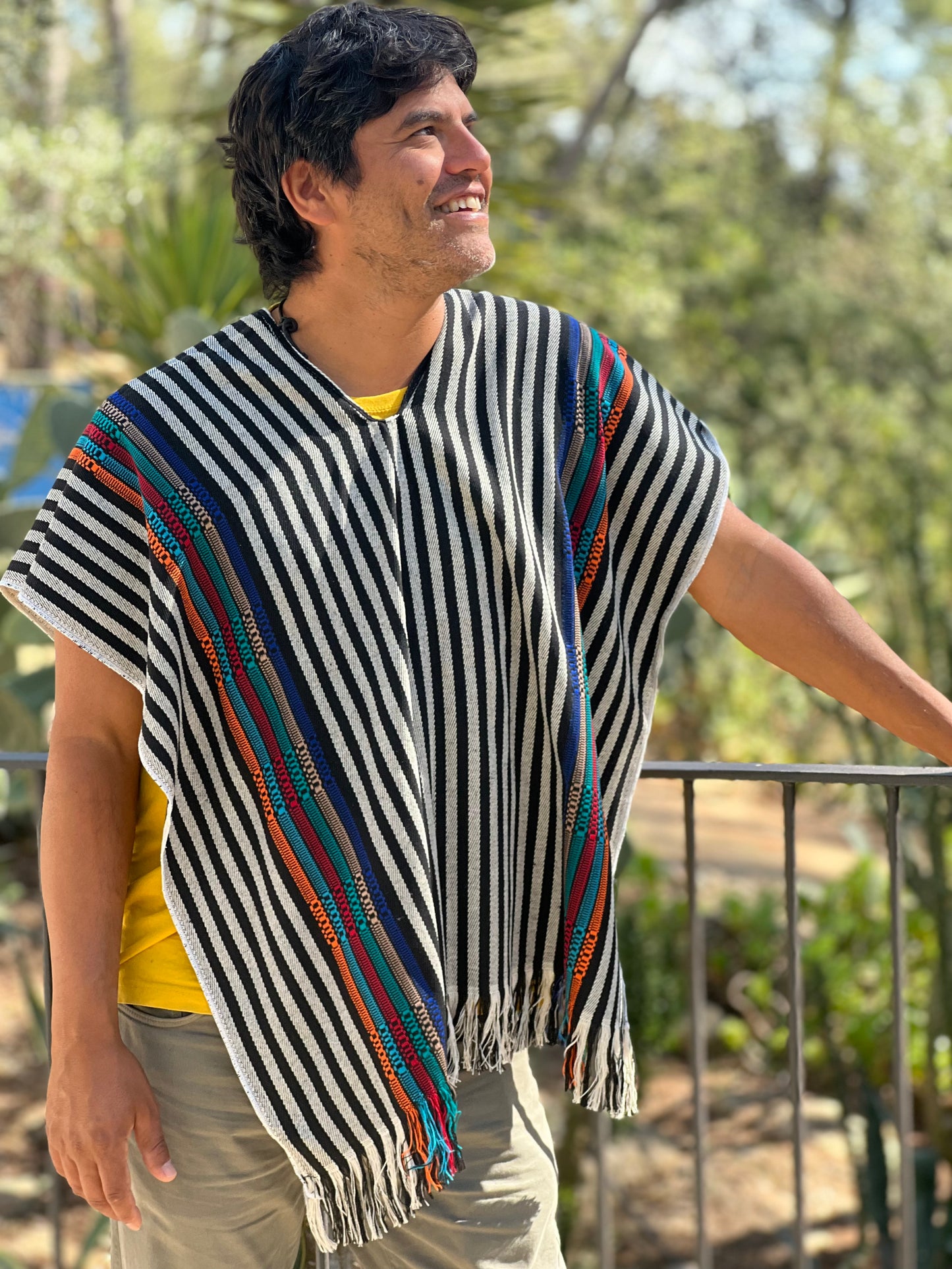 Summer poncho black & white stripped