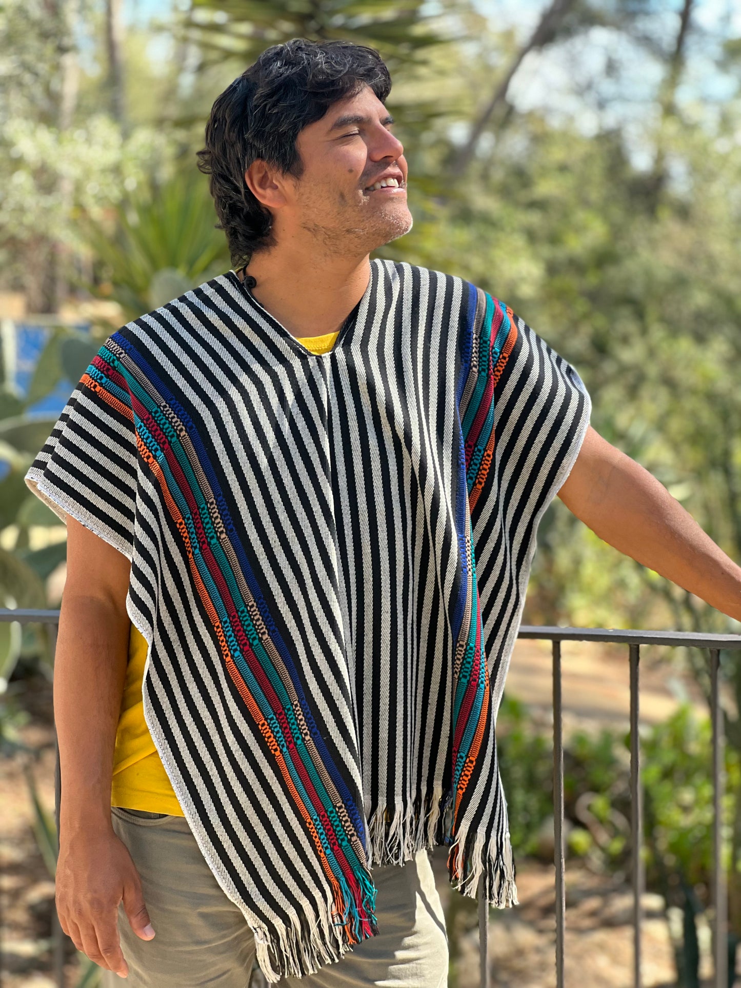 Summer poncho black & white stripped