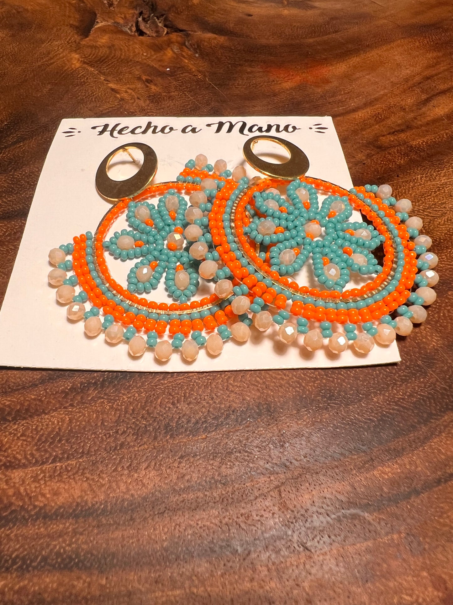 Pendientes de círculo blanco, azul y naranja