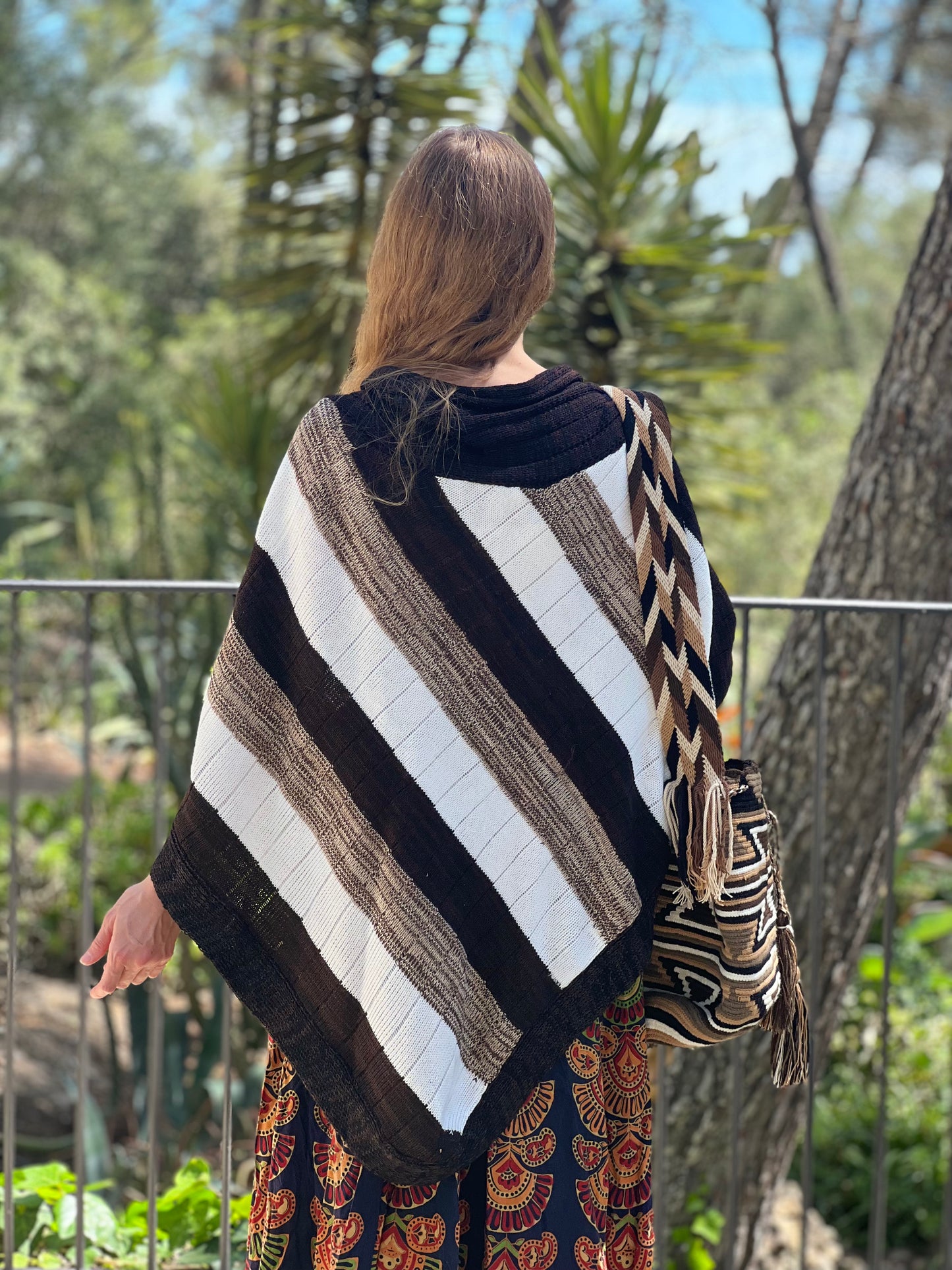 Summer poncho-jacket brown/white/grey