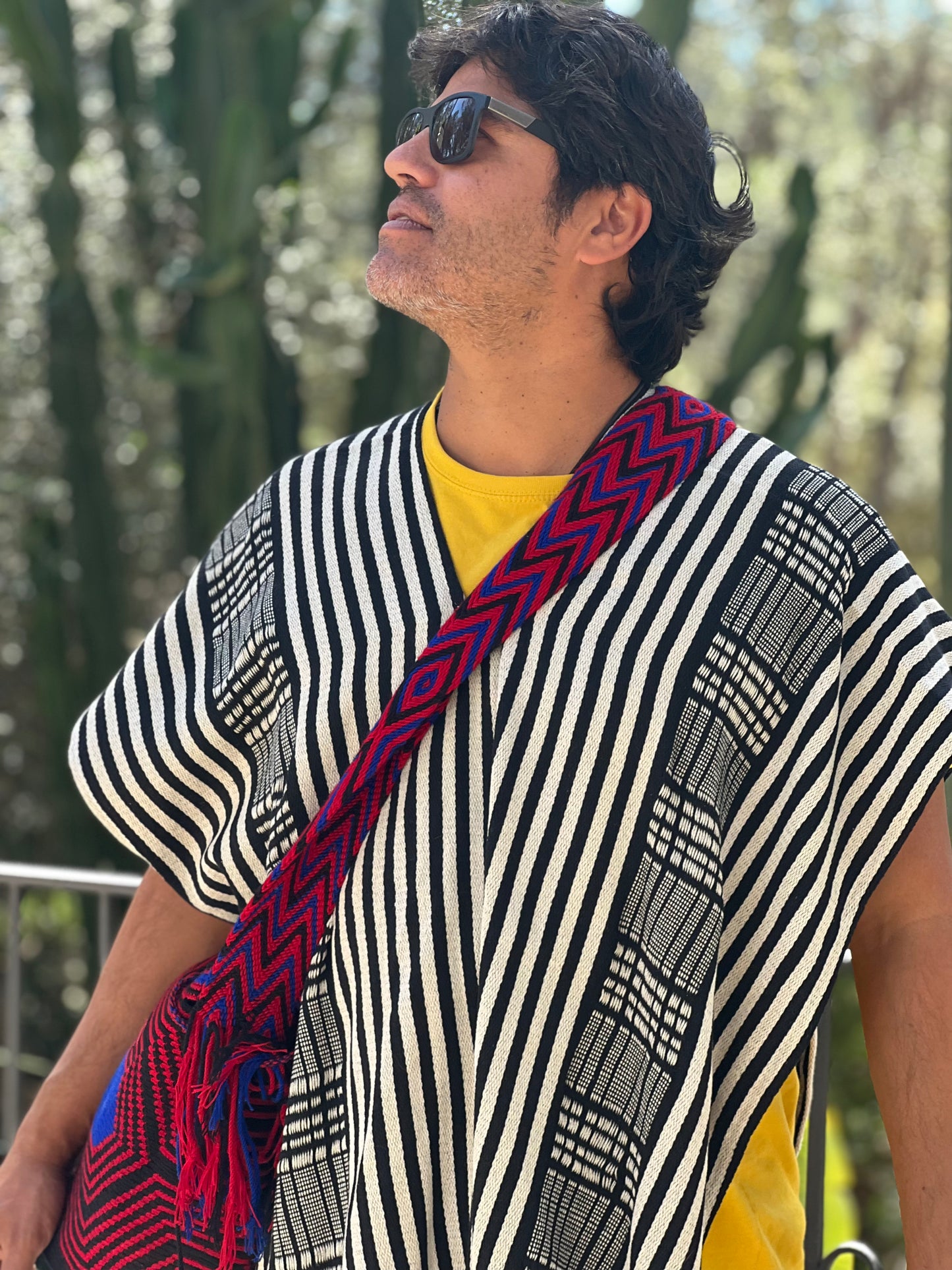 Summer poncho black & white stripped