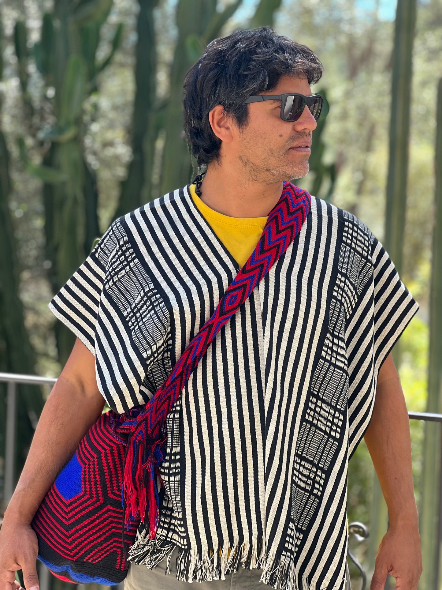 Summer poncho black & white stripped