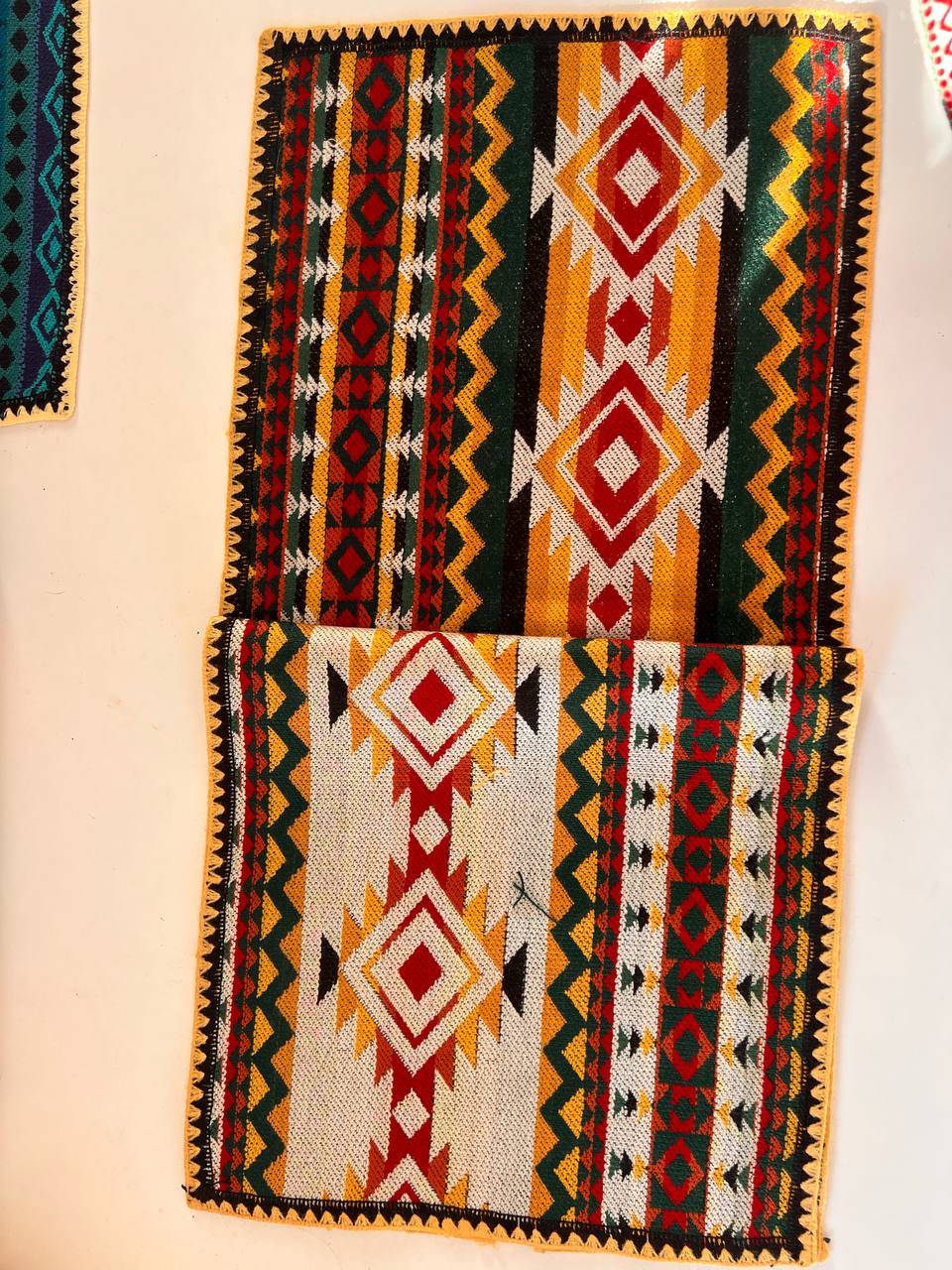 Green table cloth 20x10 cm