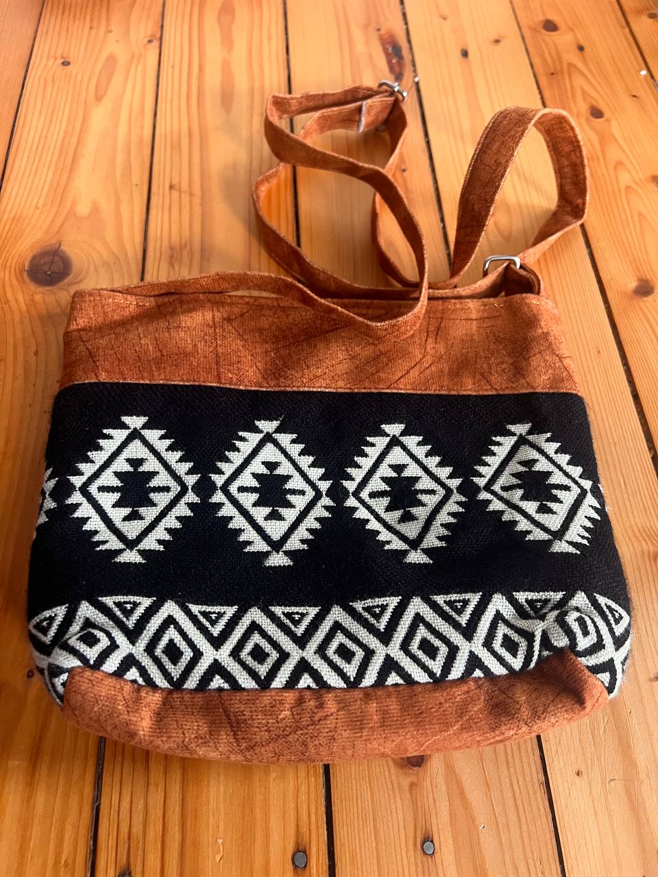 Hand bag (different colours) 27x23 cm