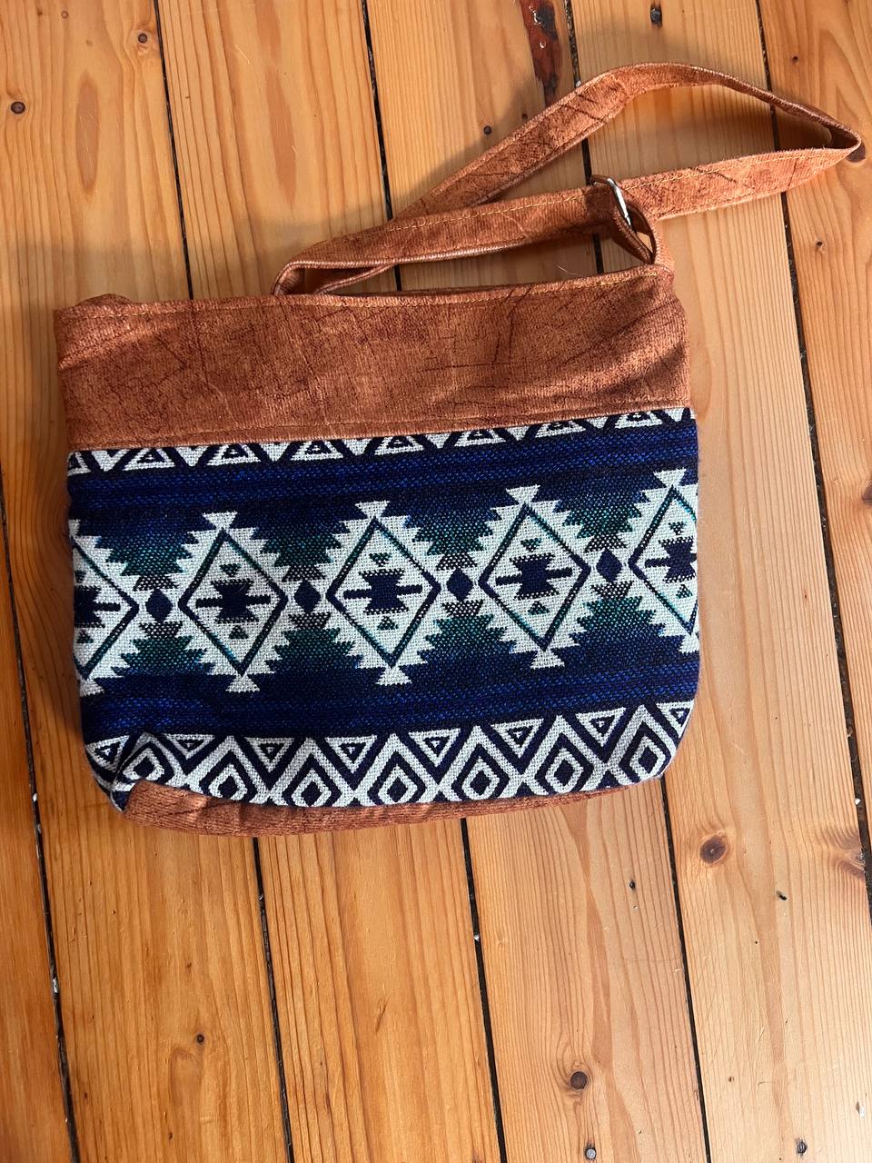 Hand bag (different colours) 27x23 cm