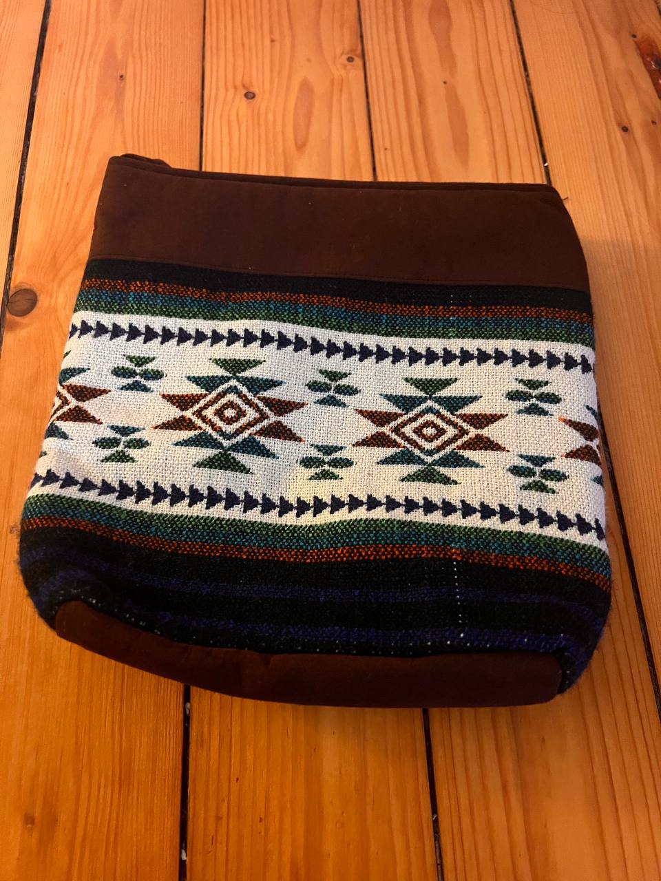 Brown hand bag 22x22 cm