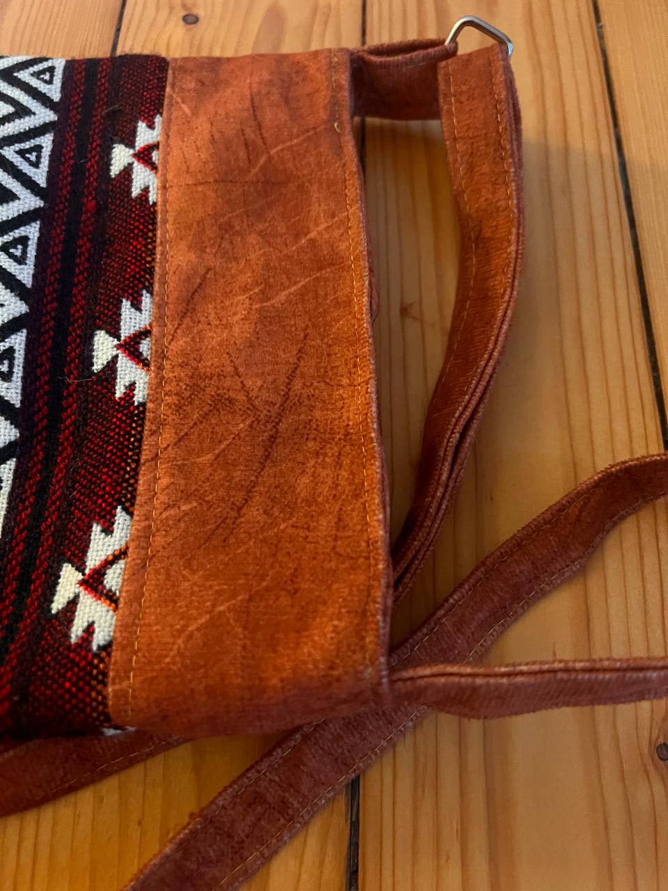 Red hand bag 22x22 cm