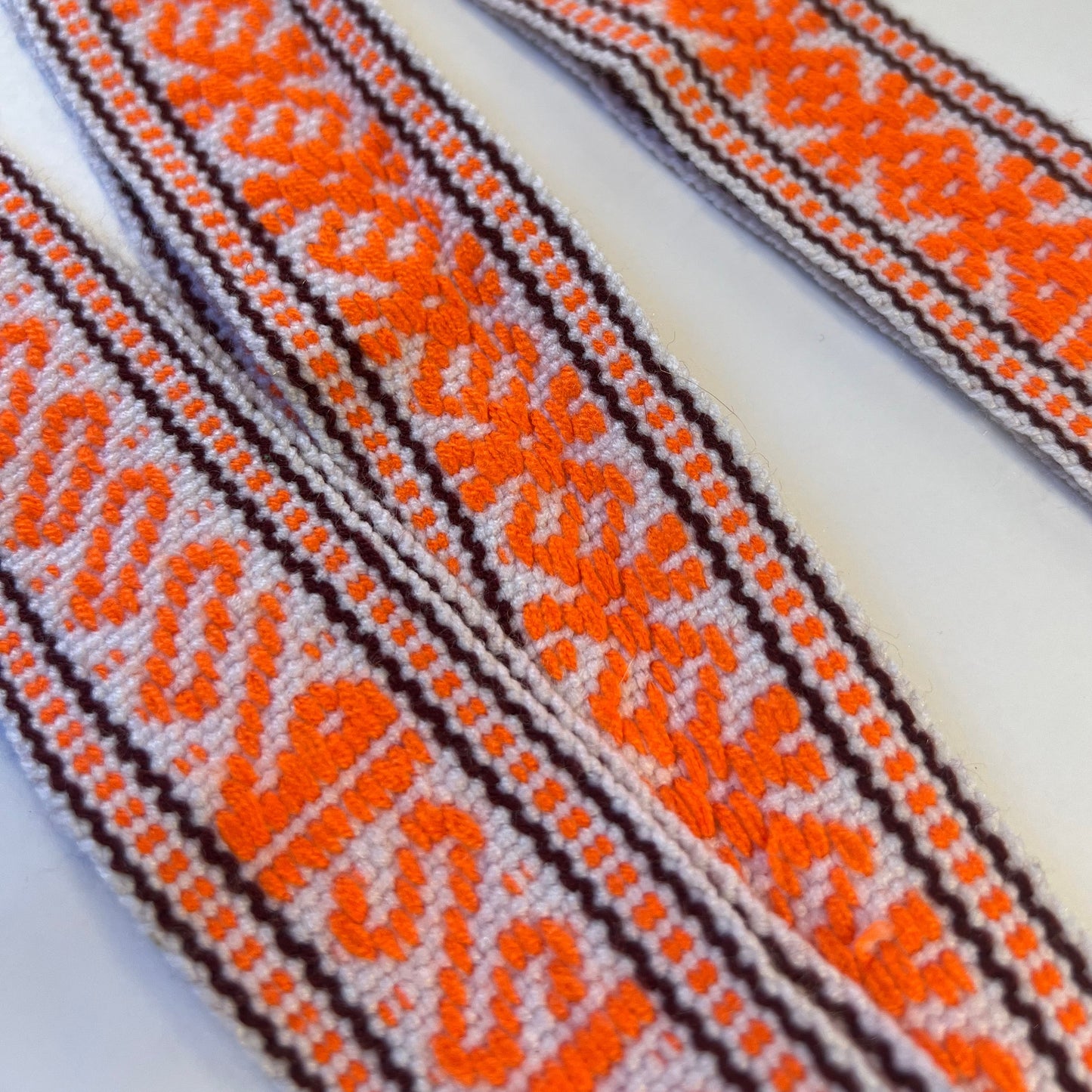 White ceremony belt with orange patterns 5 cm x 240 cm