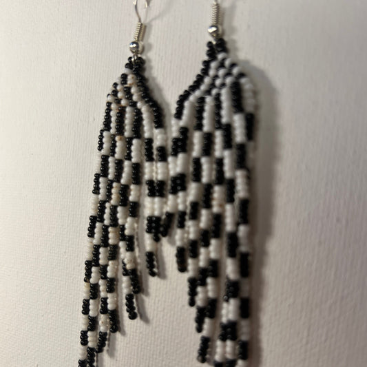 Pendientes Blanco y Negro Inga