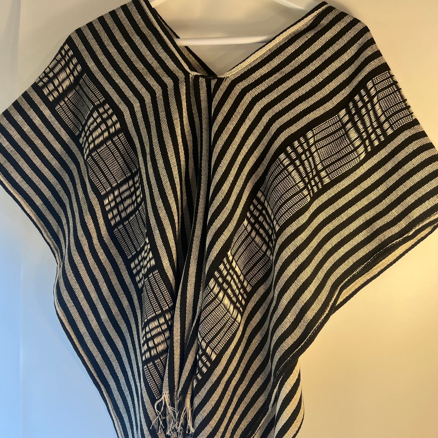 Summer poncho black & white stripped