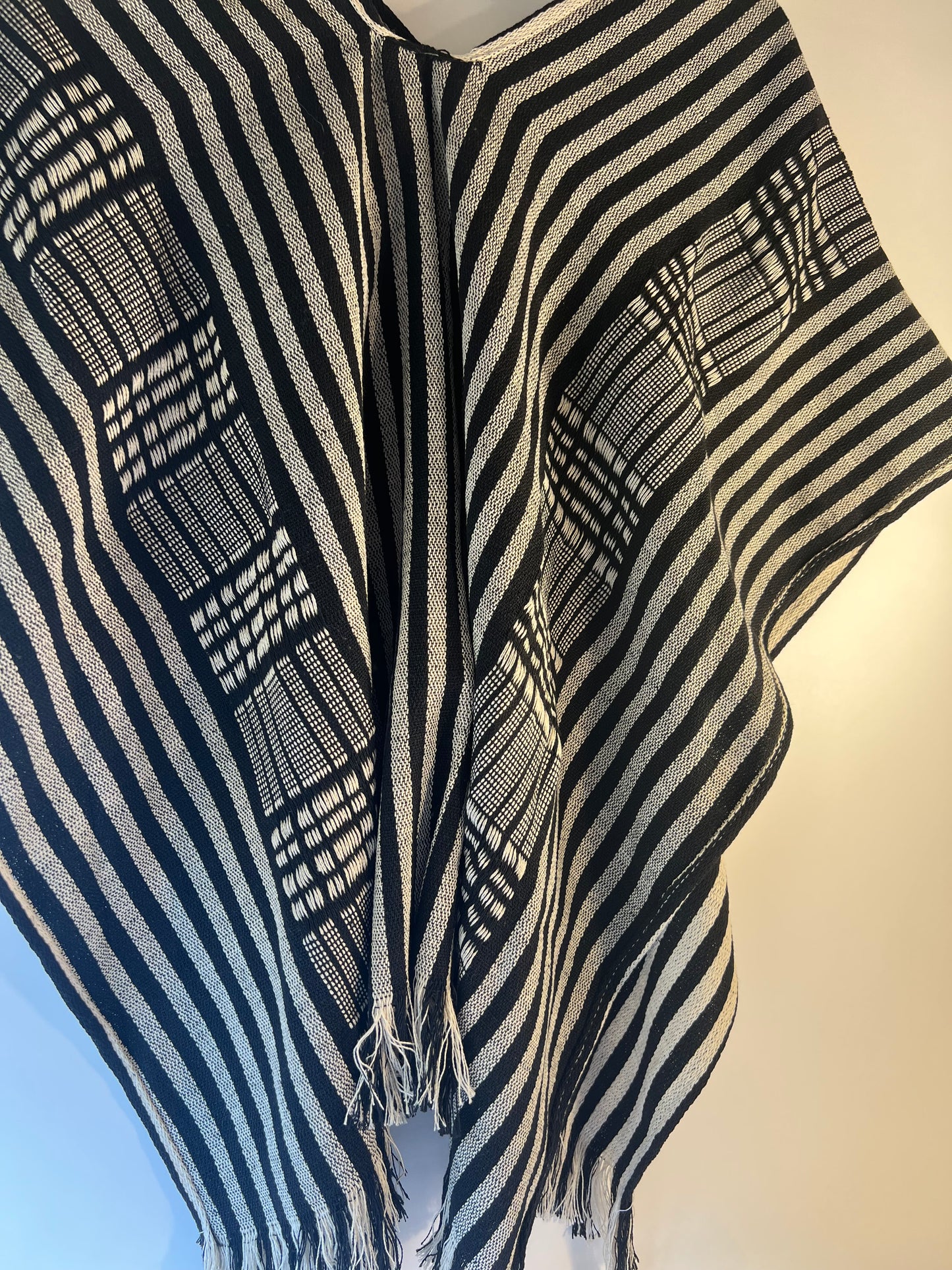 Summer poncho black & white stripped