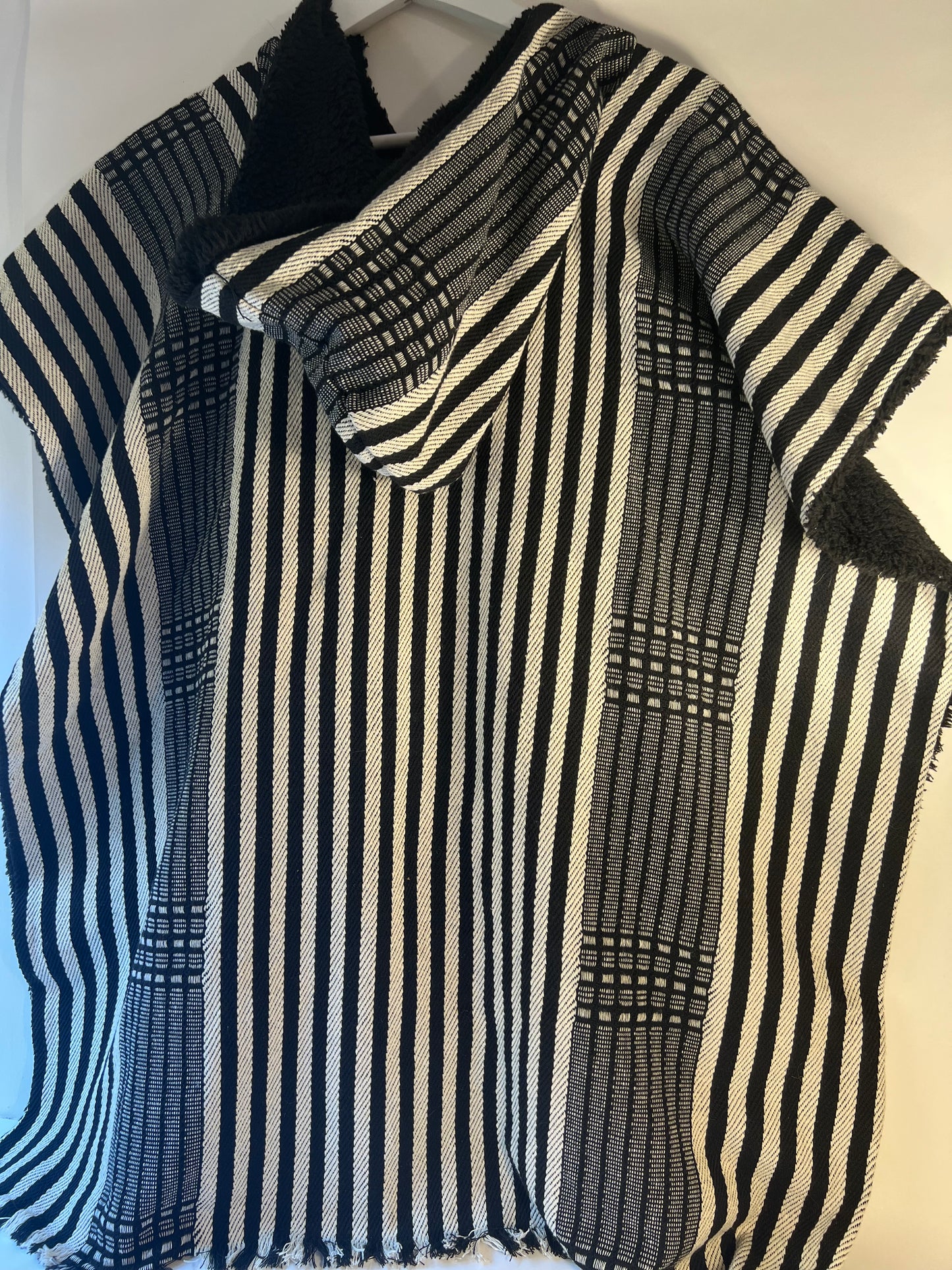 Winter poncho - black & white stripped